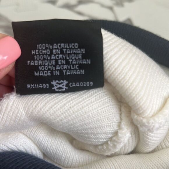 NFL Los Angeles Rams Women's Beanie Hat with Snowflake Detail - Picture 5 of 11